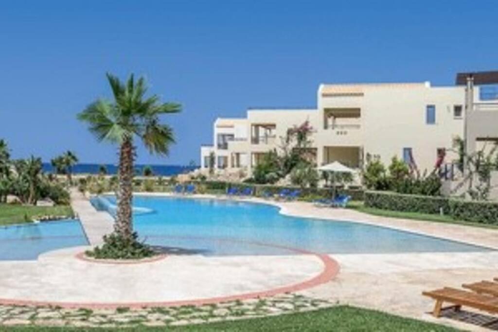 Odyssey Beach Front Apartment La Canea Esterno foto