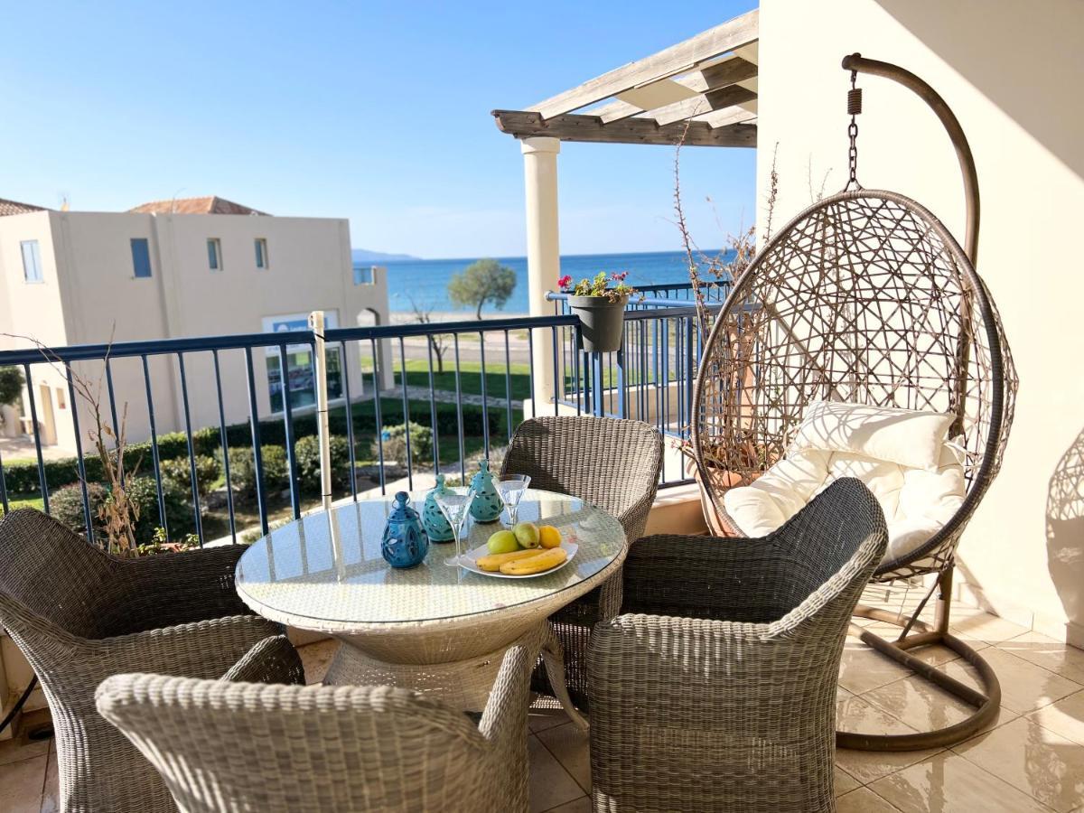 Odyssey Beach Front Apartment La Canea Esterno foto