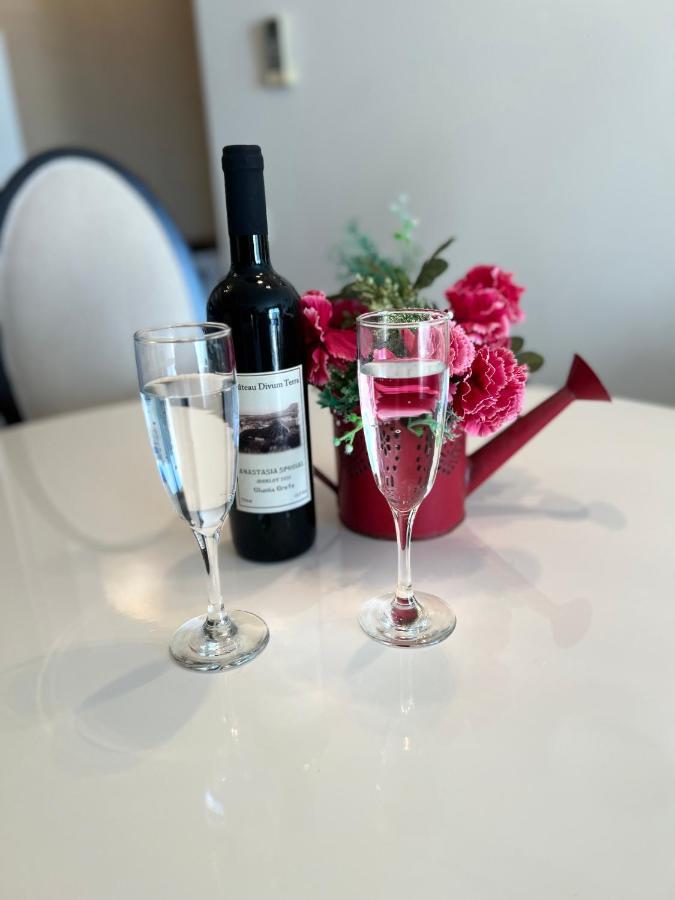 Odyssey Beach Front Apartment La Canea Esterno foto
