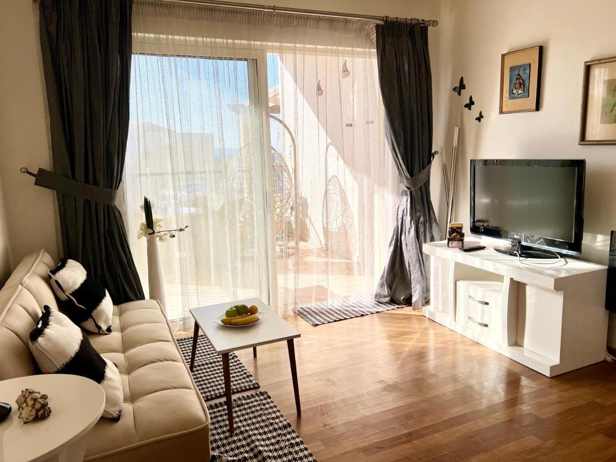 Odyssey Beach Front Apartment La Canea Esterno foto