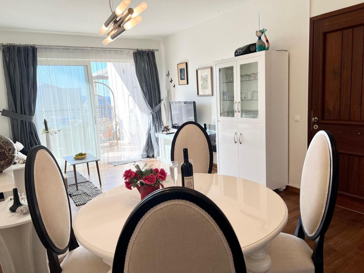 Odyssey Beach Front Apartment La Canea Esterno foto