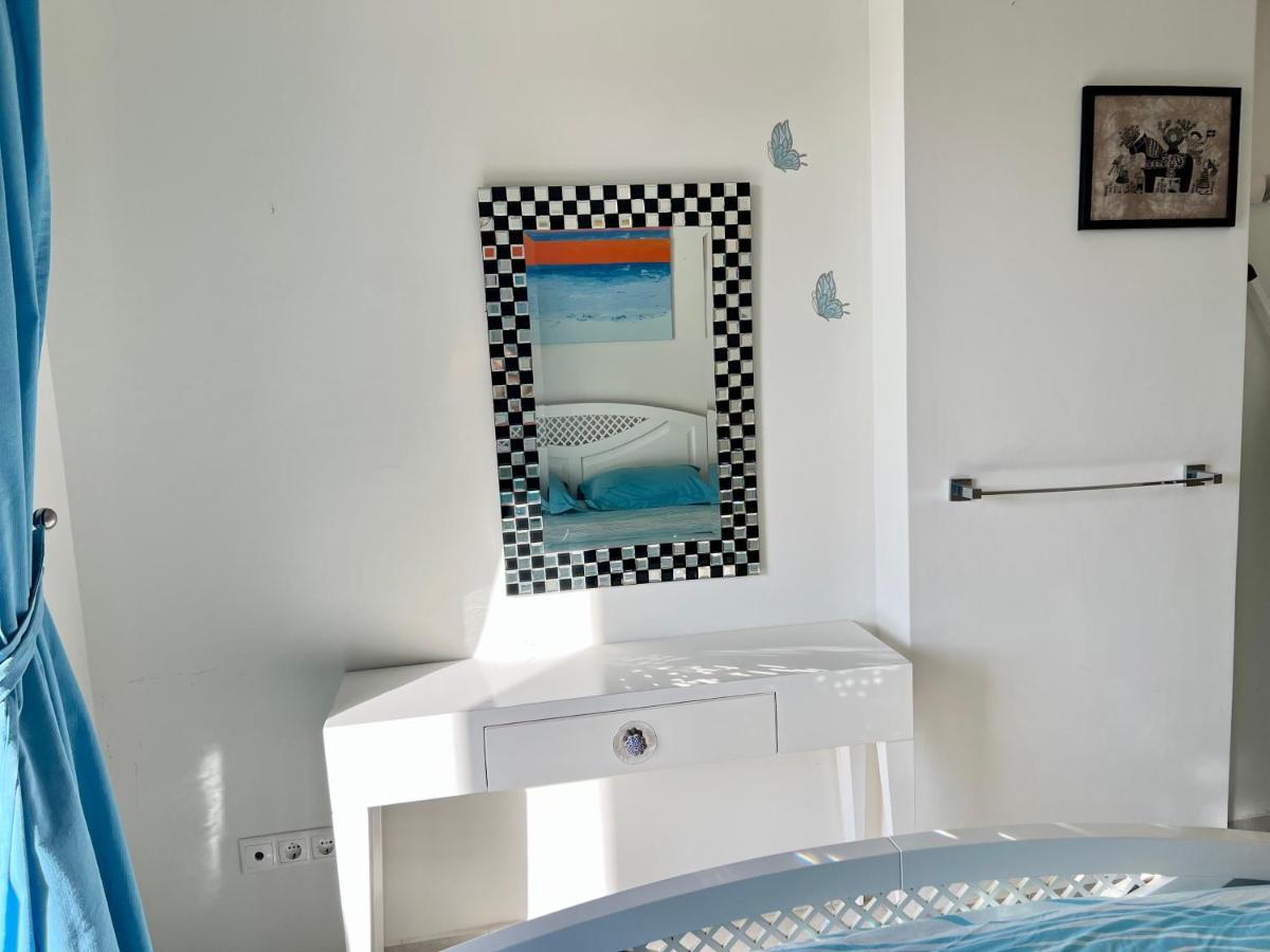 Odyssey Beach Front Apartment La Canea Esterno foto